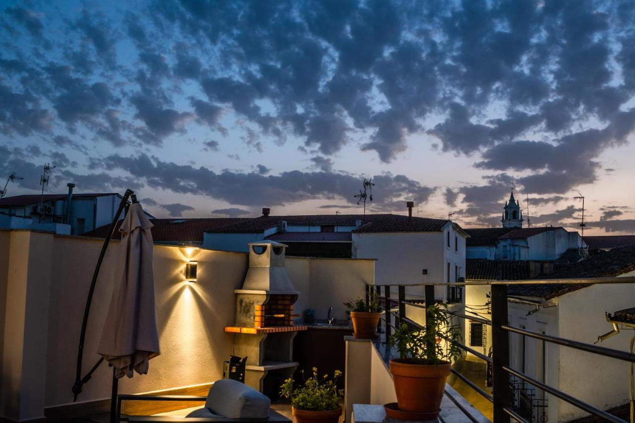 Apartamentos Turisticos El Altozano Fuentes de León エクステリア 写真